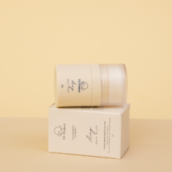 UU Project Airy Hair Puff, a lightweight talc-free hair puff for refreshing oily-looking roots and flat bangs.
